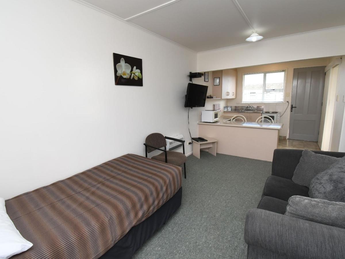 Avon Motel Hawera Exterior photo